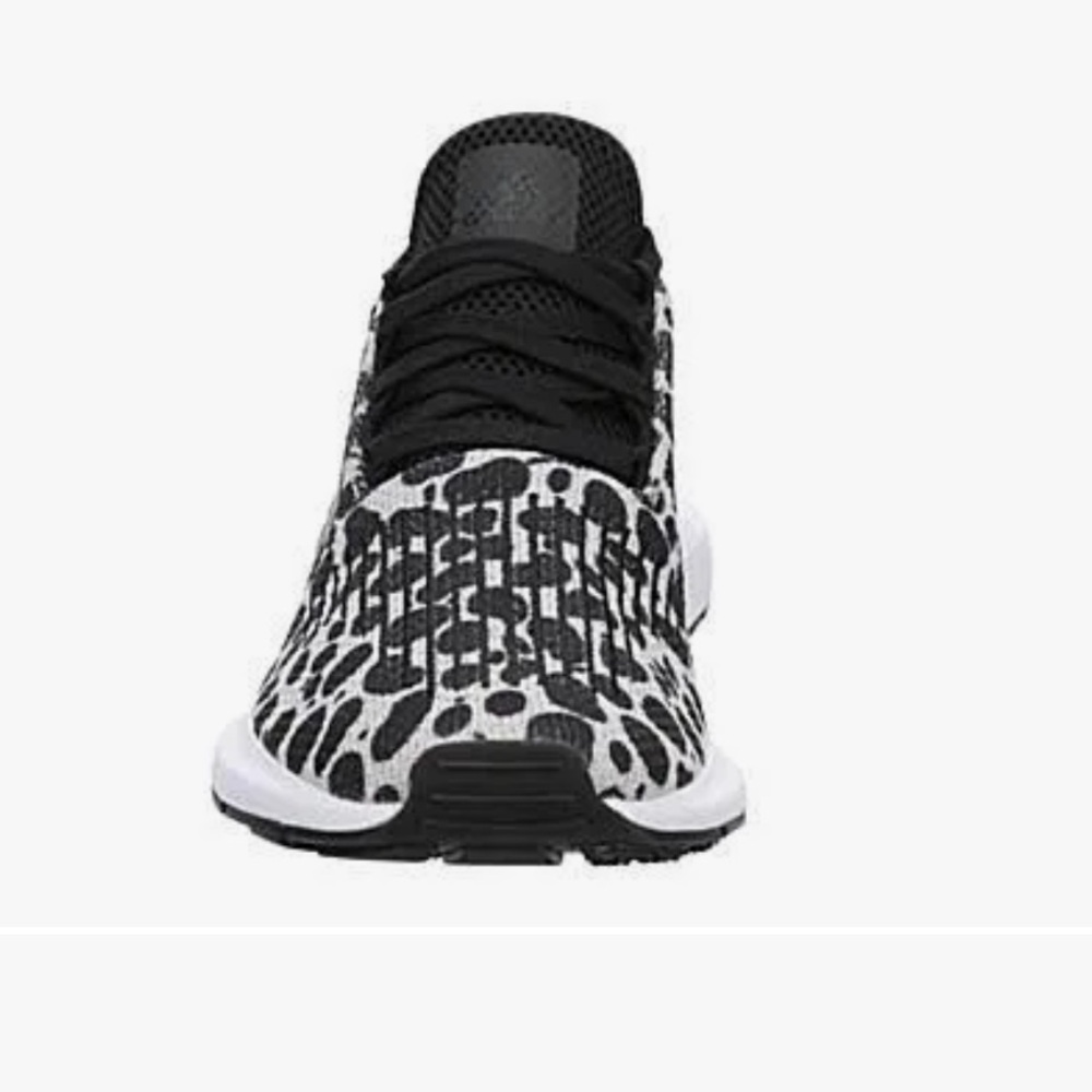 Adidas Women Swift Run 1.0 Low Top Sneaker (NWOB)